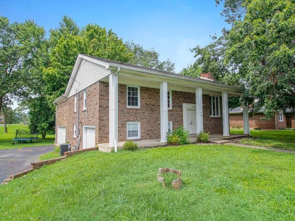 1102 Greenview Dr, Cave City, KY 42127