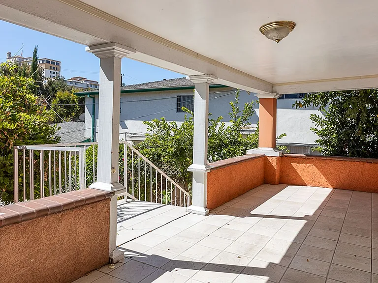 719 N Coronado St — Photo 13
