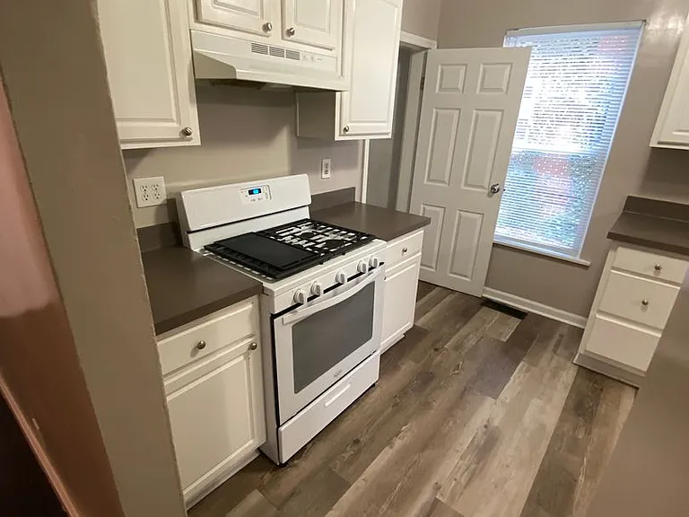 428 E. Lane Ave — Photo 10