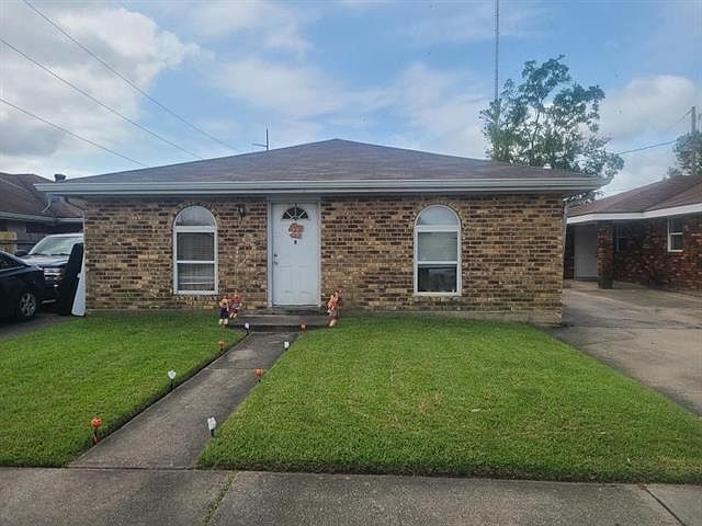 1st image of 316-318 E Magnolia Dr