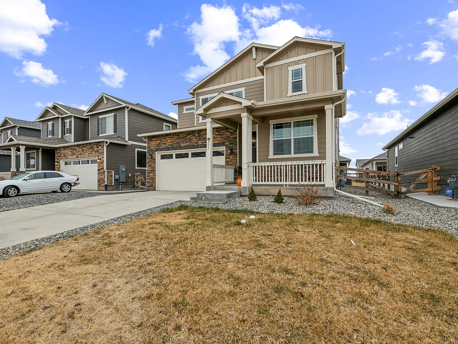 4 bed, 2.5 bath, 2448 sqft, $3,000 — Photo 3