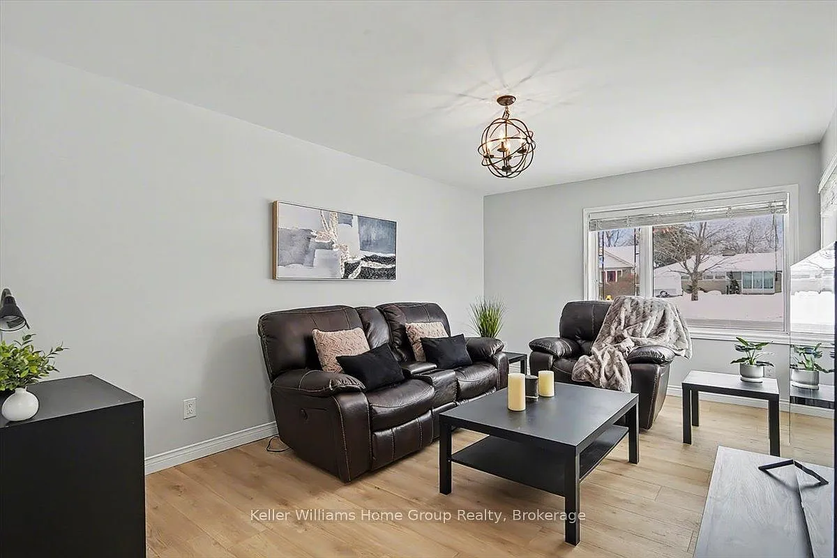 4 bed, $3,500 — Photo 2
