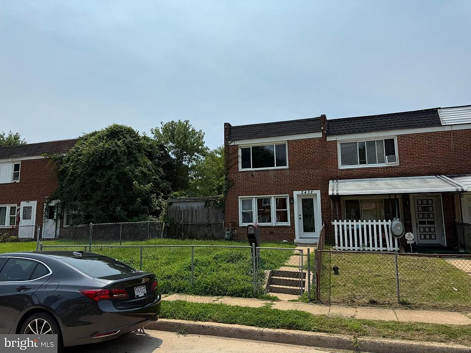 1st image of 2432 Harriet Ave