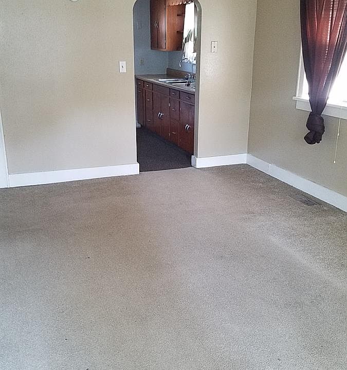 1st image of 114 S Lincoln Ave