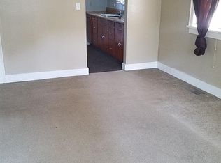 114 S Lincoln Ave, Madison, SD 57042