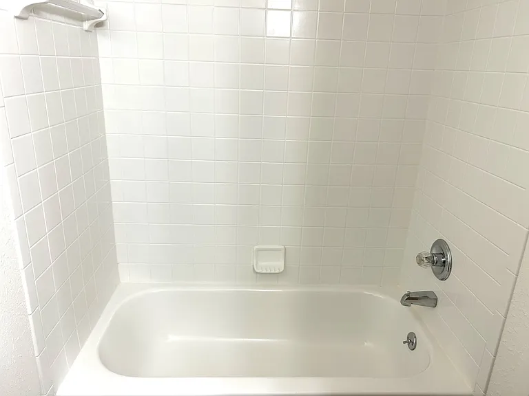 Windsor Place Apartments — Photo 109