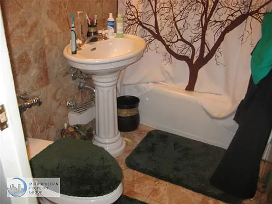 Rented by Metropolitan Property Group | media 36