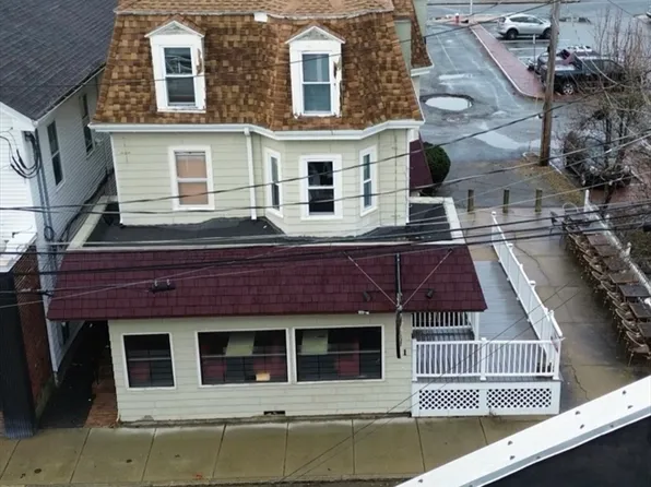 21-21A Princess St, Wakefield, MA 01880