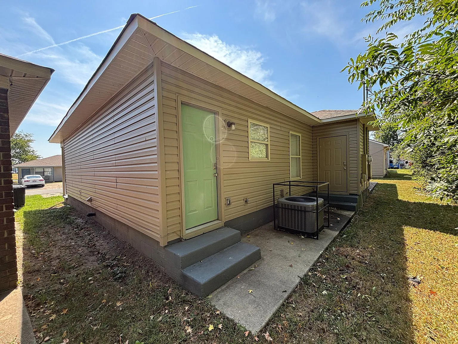 913 Ruth Ann Dr — Photo 3