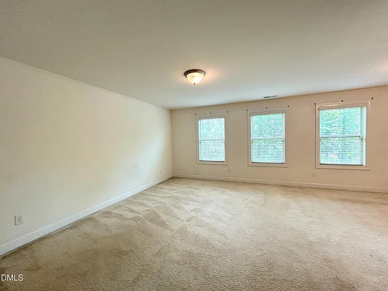 735 Lampwick Ln — Photo 15
