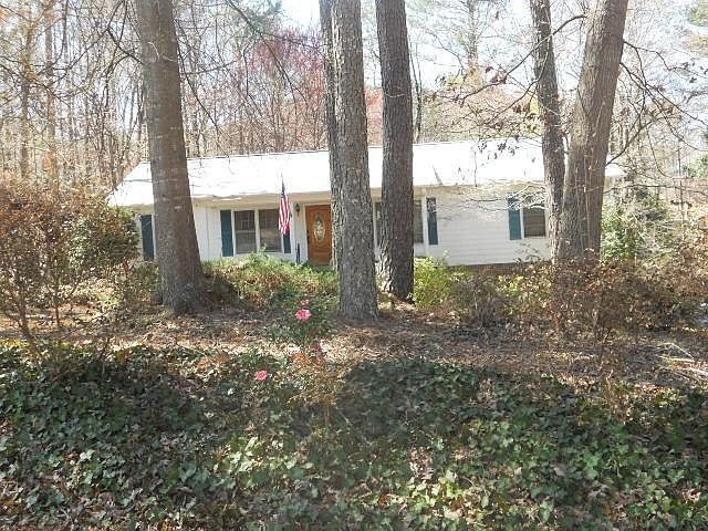 1st image of 2872 Village Dr