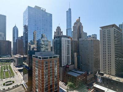 211 E Ohio St APT 2516, Chicago, IL, 60611