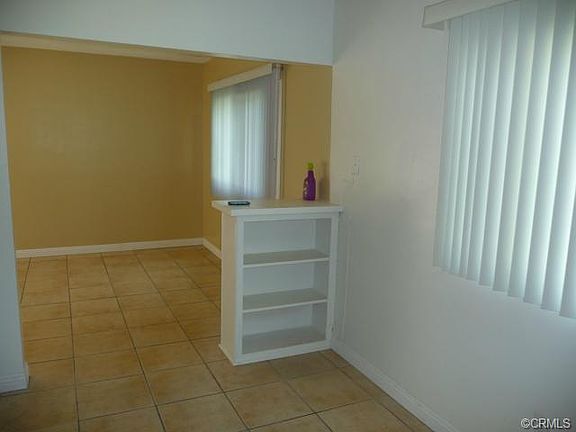 5th image of 314 Lime St APT 1