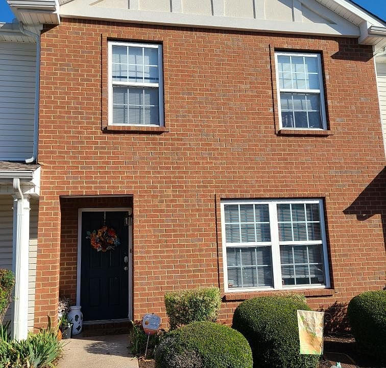 2nd image of 376 Shoshone Pl