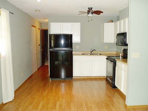 2nd image of 160 Heritage Dr