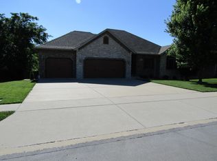 3827 N Rose Ave, Springfield, MO 65803