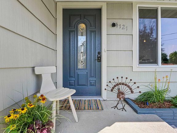 4th image of 14121 E Alki Ave
