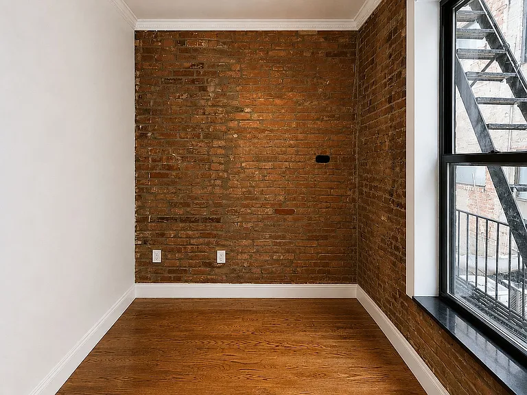 202 E 13th St #R3D — Photo 8