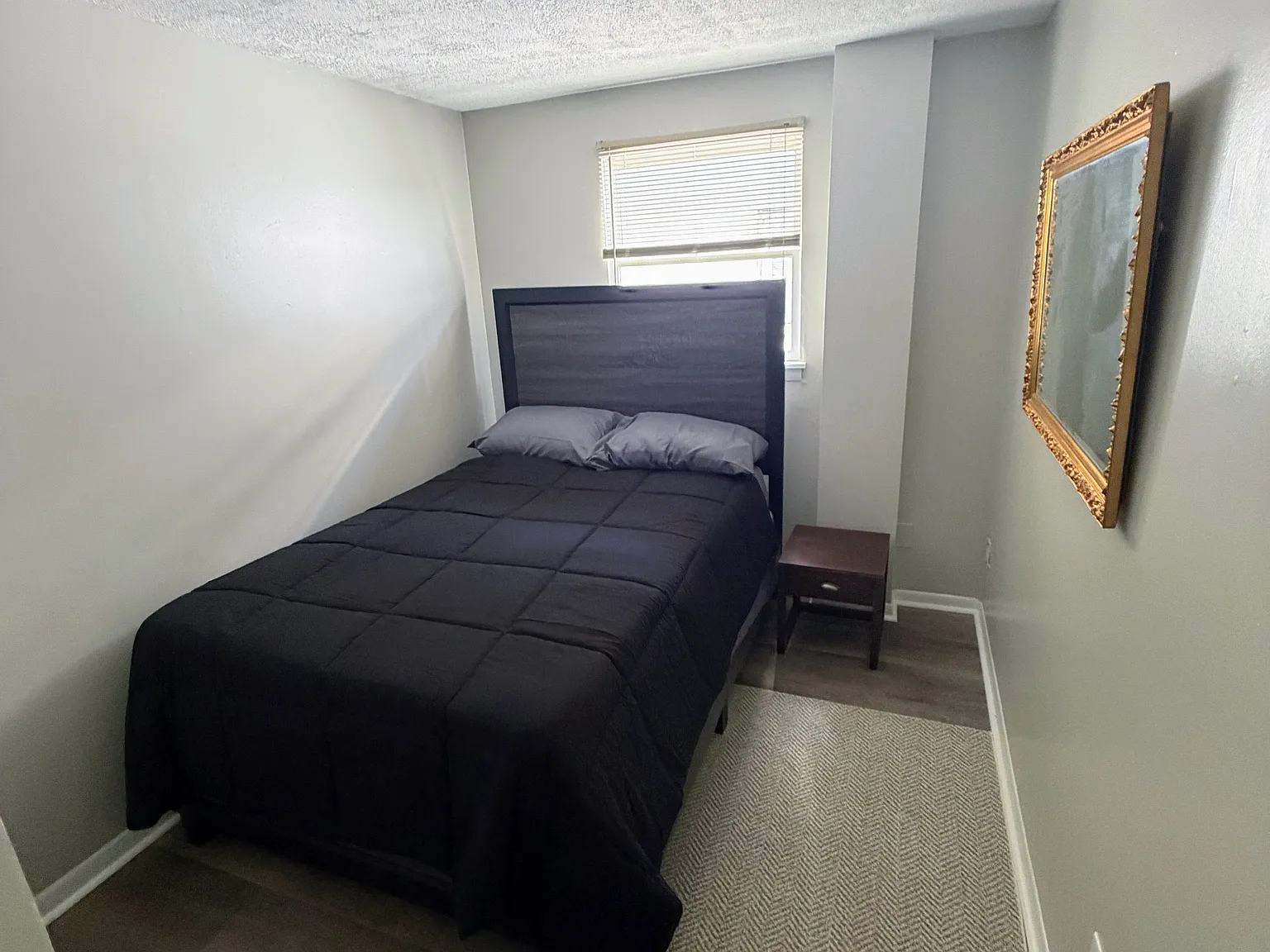 3 bed, 1.5 bath, 1102 sqft, $3,200 — Photo 4
