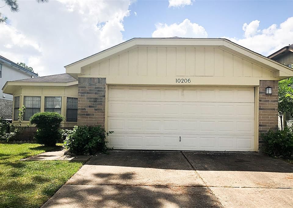 1st image of 10206 Grove Glen Dr
