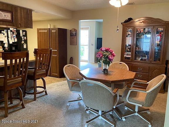 5th image of 842 Westport Dr