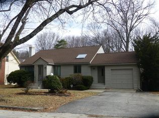 28 Kinnicutt Rd S, Worcester, MA 01602