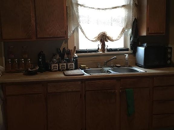 3rd image of 681 Malvern Ave
