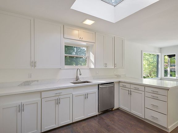 4th image of 74 Berkeley Ave
