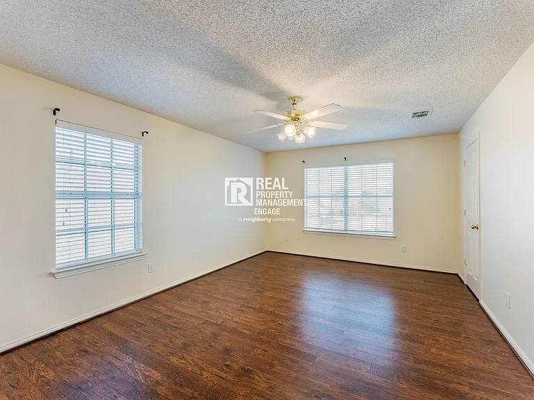 3929 Acorn Ln — Photo 23