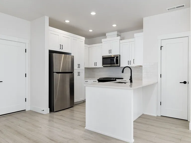 20869 SE Denver Dr — Photo 9
