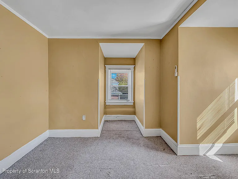 533 S Franklin St — Photo 30