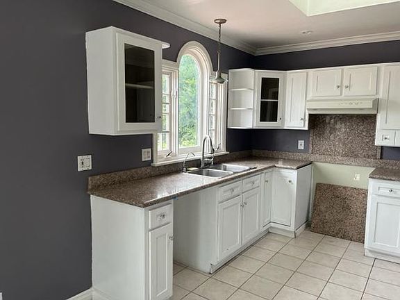 4th image of 3540 Linda Vista Ter