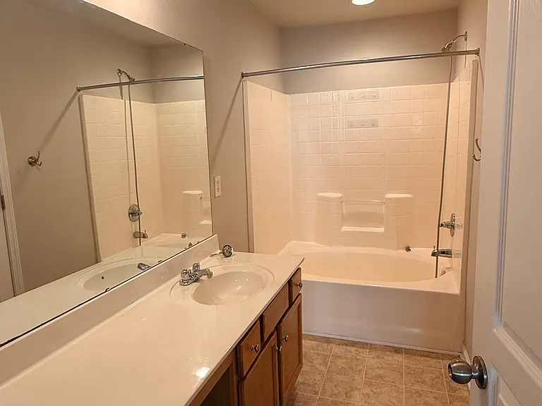 12668 Persimmon Tree Dr — Photo 16