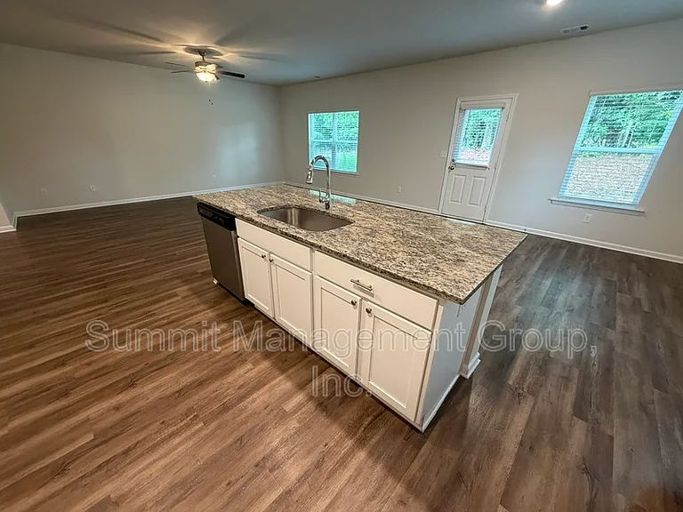 219 Limestone Cir — Photo 12