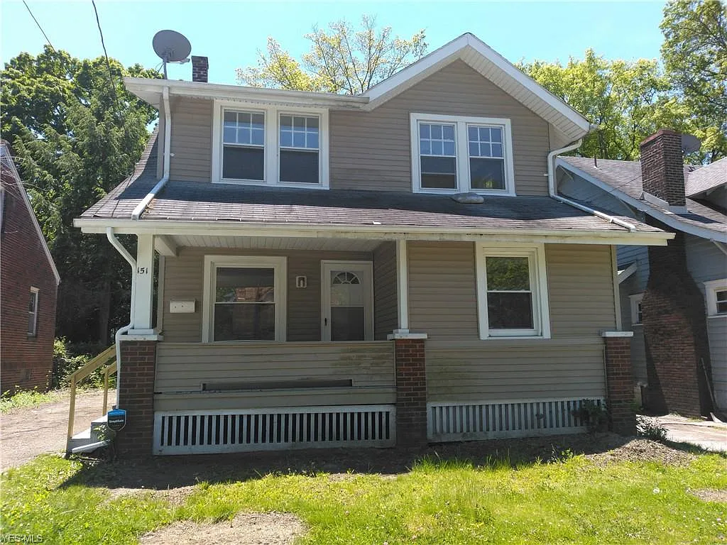 151 E Auburndale Ave photo 1