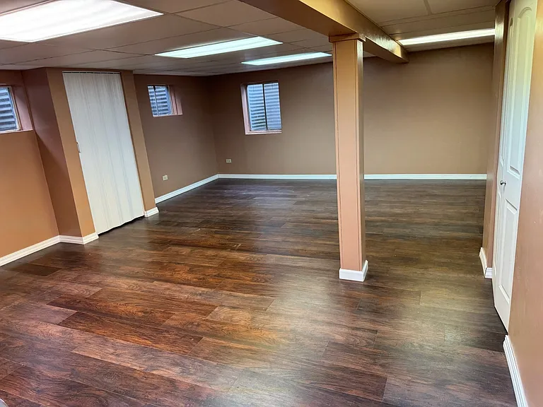 2404 Kenmore Ct — Photo 26