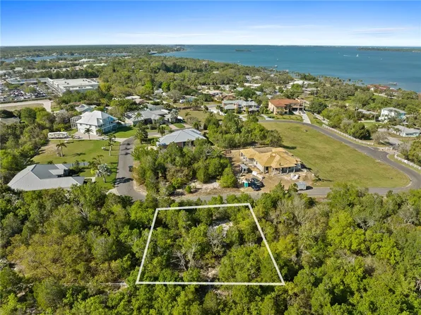 7721 Grand Oak Cir, Sebastian, FL 32958