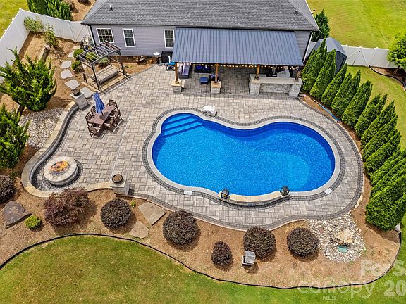 5th image of 101 Ruby Ln