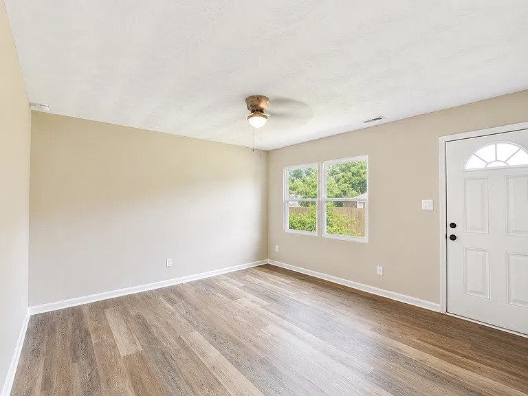 4021 Sloop Trl — Photo 2