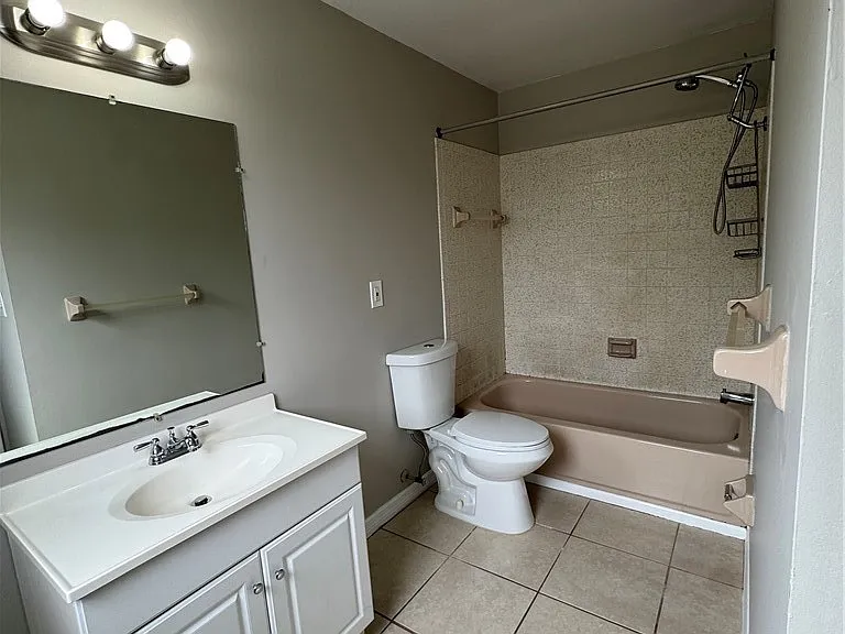 1112 Gifford Ave S — Photo 16