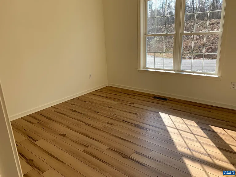 275 Barrington Dr — Photo 7