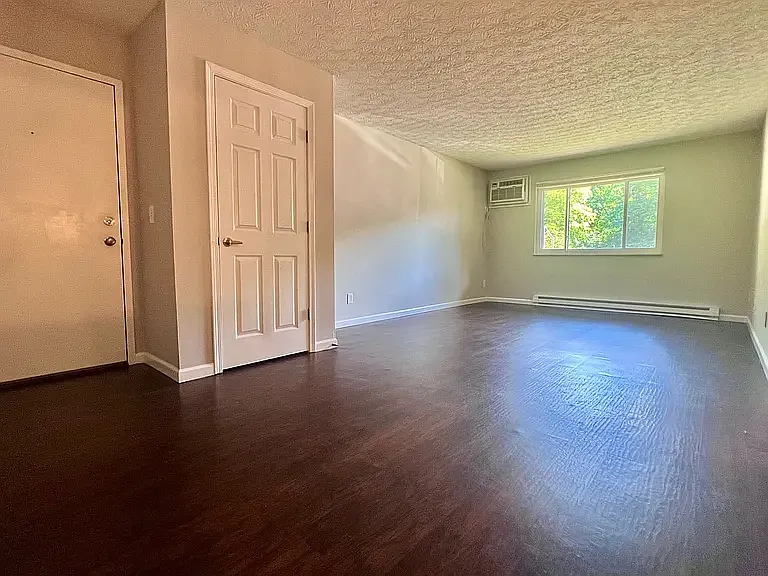250 E State Rd #7 — Photo 9