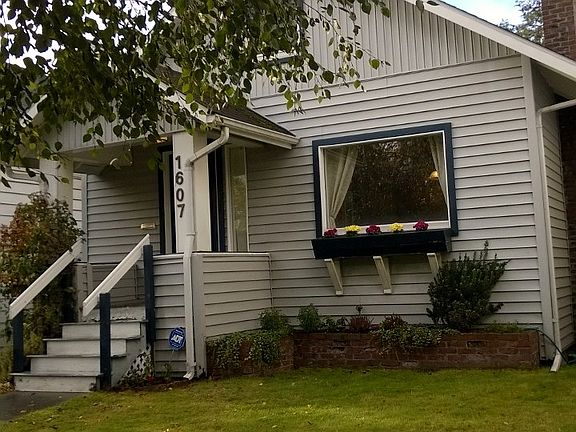 1 Block off Queen Anne Ave
