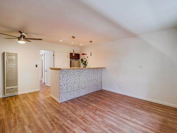 3rd image of 1024 Turquoise St #K