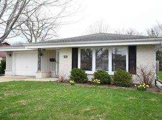 8327 W Dreyer Pl, West Allis, WI 53219