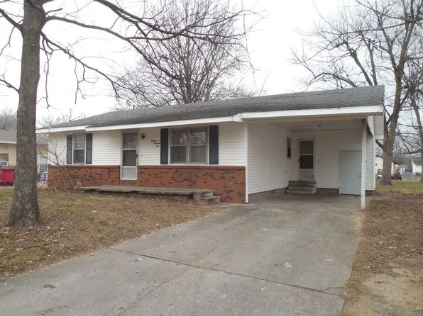 1306 McDougal Ave, Sikeston, MO 63801