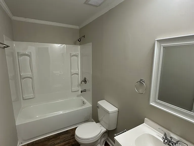 420 Airline Ave — Photo 8