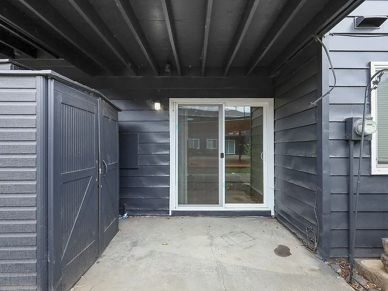 Sandy Terrace Apartments — Photo 13
