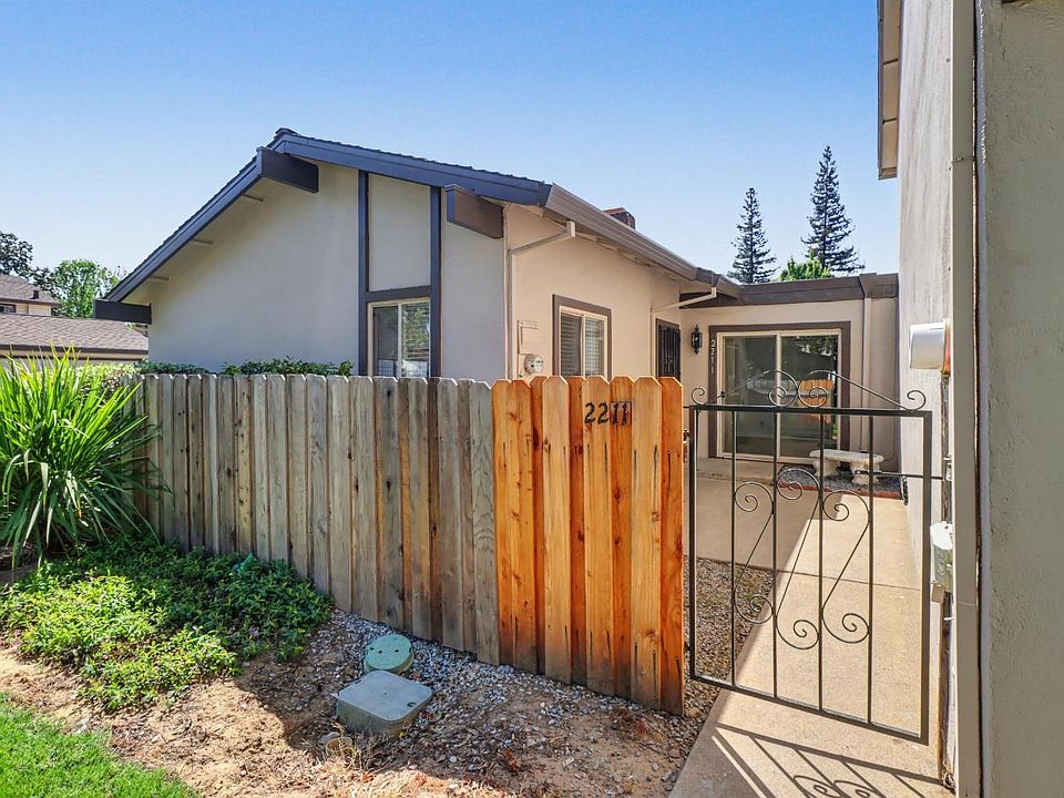1st image of 2211 Baywater Ln