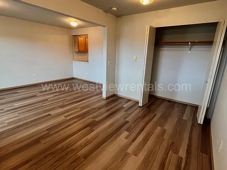 135-139 Prince Ave — Photo 279